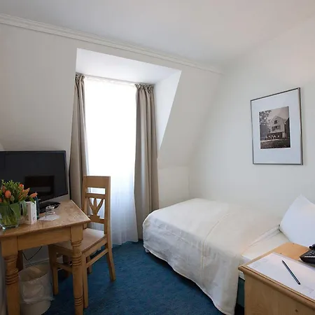 Otel Freihof Am Roland Wedel