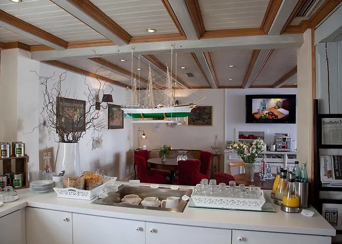 Hotel Freihof Am Roland 3*